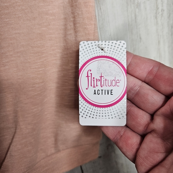 Flirtitude Peach Crop Top Short Sleeve NWT Women's Size Large - Picture 2 of 11